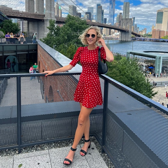 Meet your Posher, Alison - Picture 2 of 8